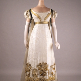 Front view of evening dress and court train, ca. 1815. KSUM 1983.1.2011 and KSUM 1986.97.28. Collection of the Kent State University Museum.